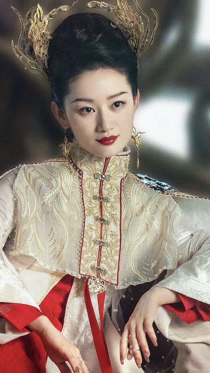 Summer Elegance in Silk Qipao A Journey into the World of Traditional Chinese Fashion for Women Summer Elegance in Silk Qipao A Journey into the World of Traditional Chinese Fashion for Women