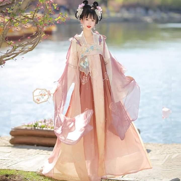 The Elegance of Hanfu Skirt Fringes:A Journey into the World of Chinese Traditional Apparel The Elegance of Hanfu Skirt Fringes:A Journey into the World of Chinese Traditional Apparel
