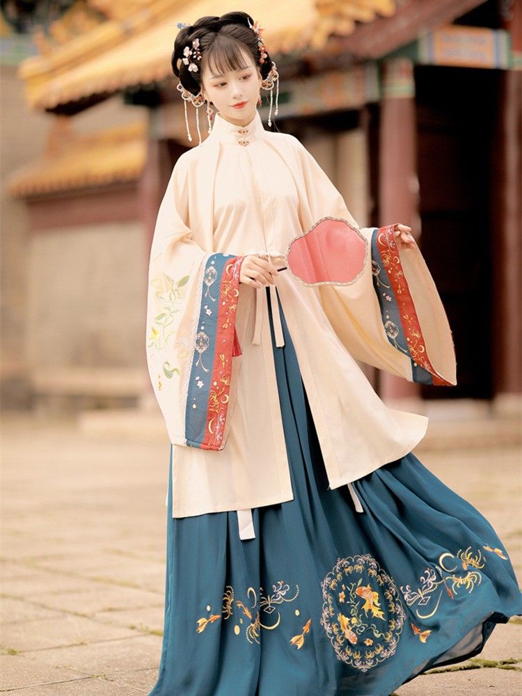 Moon-Flower Empress:An Original Hanfu Journey Moon-Flower Empress:An Original Hanfu Journey