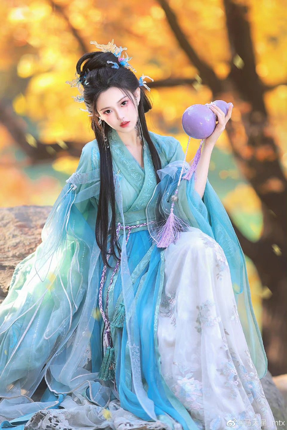 The Enchanting Red of Hanfu,a Tale of Immortal Aesthetics