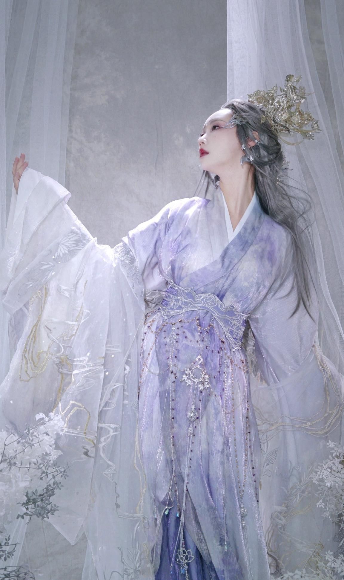 Maternal-Child Harmony in Traditional Chinese Costume:The Allure of Mom-and-Child Hanfu Fashion Maternal-Child Harmony in Traditional Chinese Costume:The Allure of Mom-and-Child Hanfu Fashion