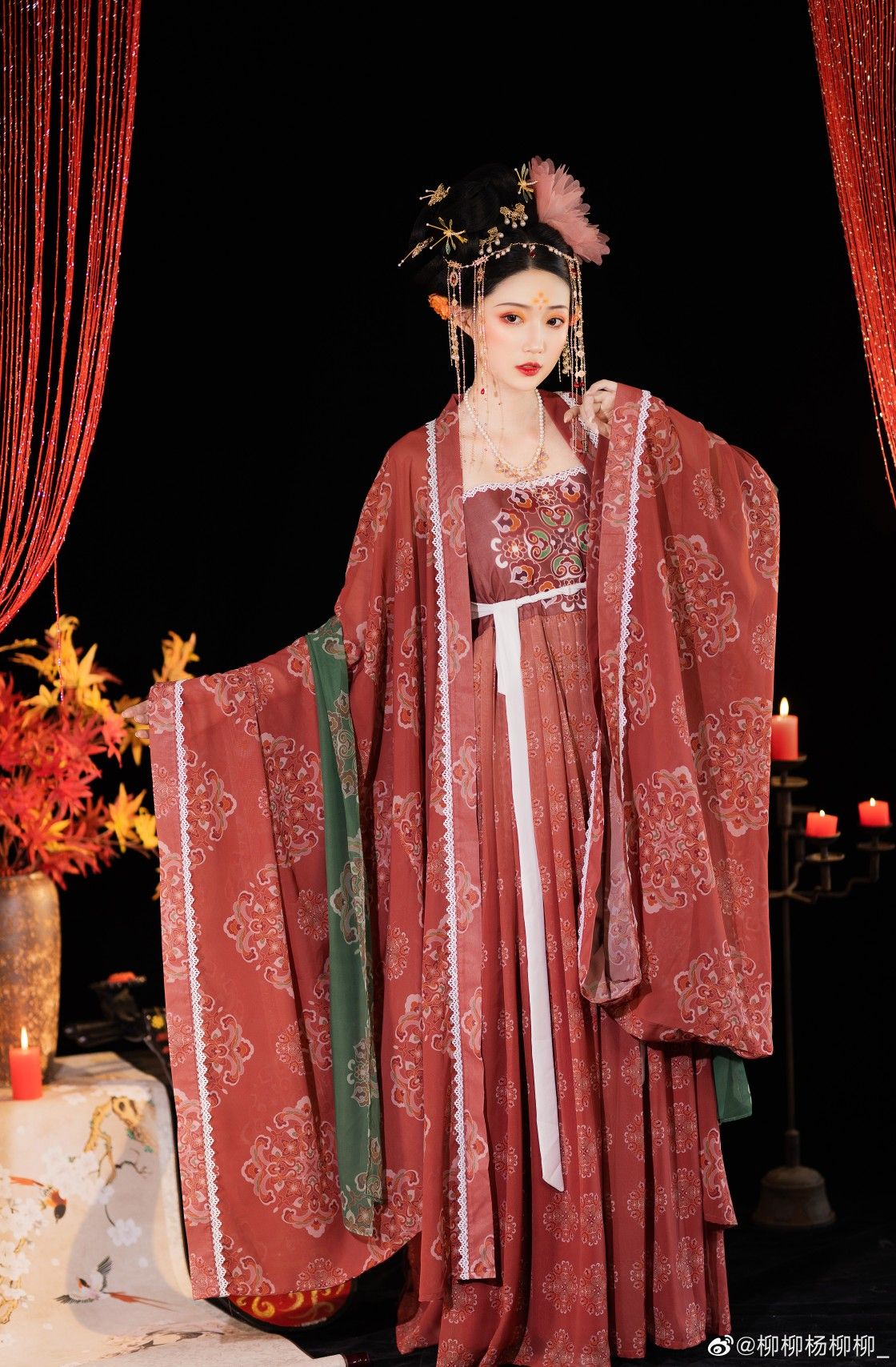 The Enchanting Charm of Xiangyunsha Cheongsam with a Modern Twist of a Cloth Jacket The Enchanting Charm of Xiangyunsha Cheongsam with a Modern Twist of a Cloth Jacket