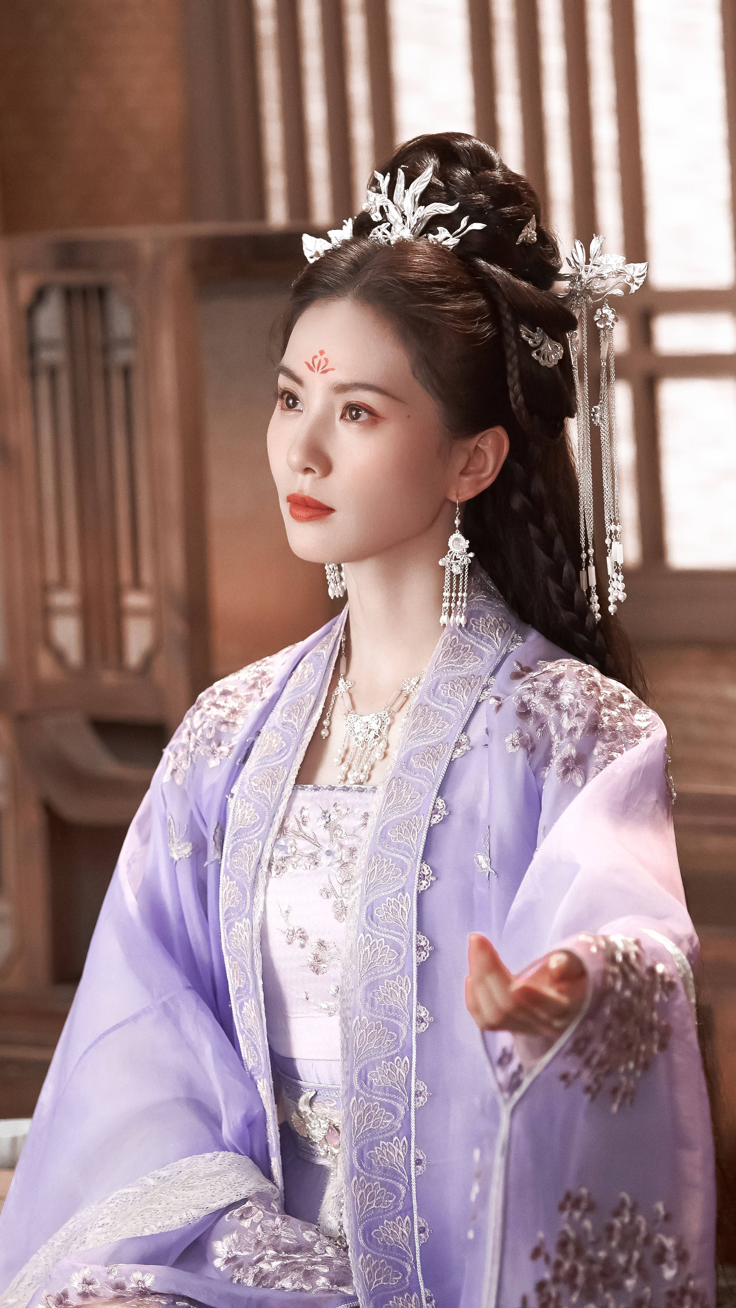 Chinese Girls Horse-Face Skirt with Short Arms:A Cultural and Fashionable Insight Chinese Girls Horse-Face Skirt with Short Arms:A Cultural and Fashionable Insight