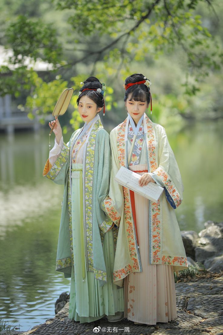 Chinese-Style Girls Traditional Dress:The Charm of Qipao Fashion Chinese-Style Girls Traditional Dress:The Charm of Qipao Fashion
