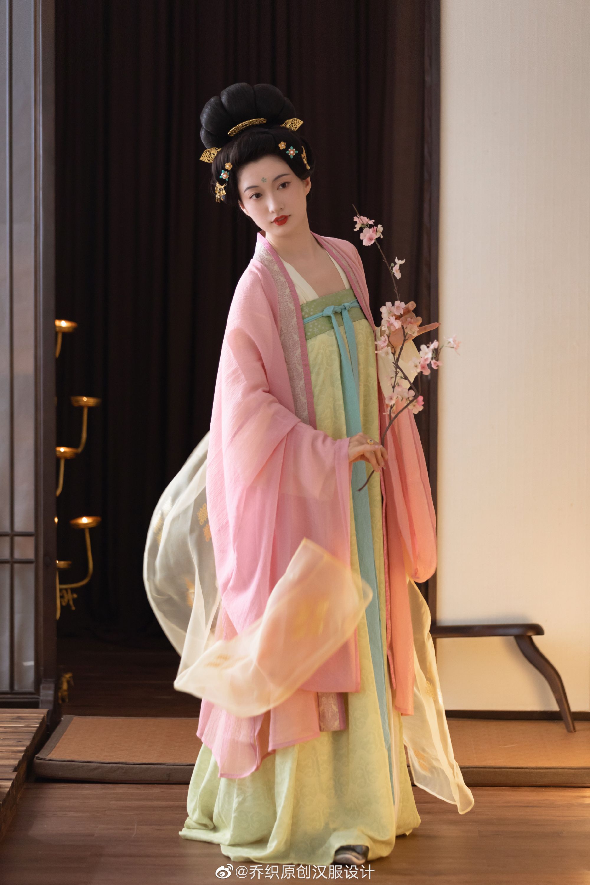 The Elegance of Hanfu Clothing:A Close Look at the Broad-袖ed Hanfu Blouse The Elegance of Hanfu Clothing:A Close Look at the Broad-袖ed Hanfu Blouse