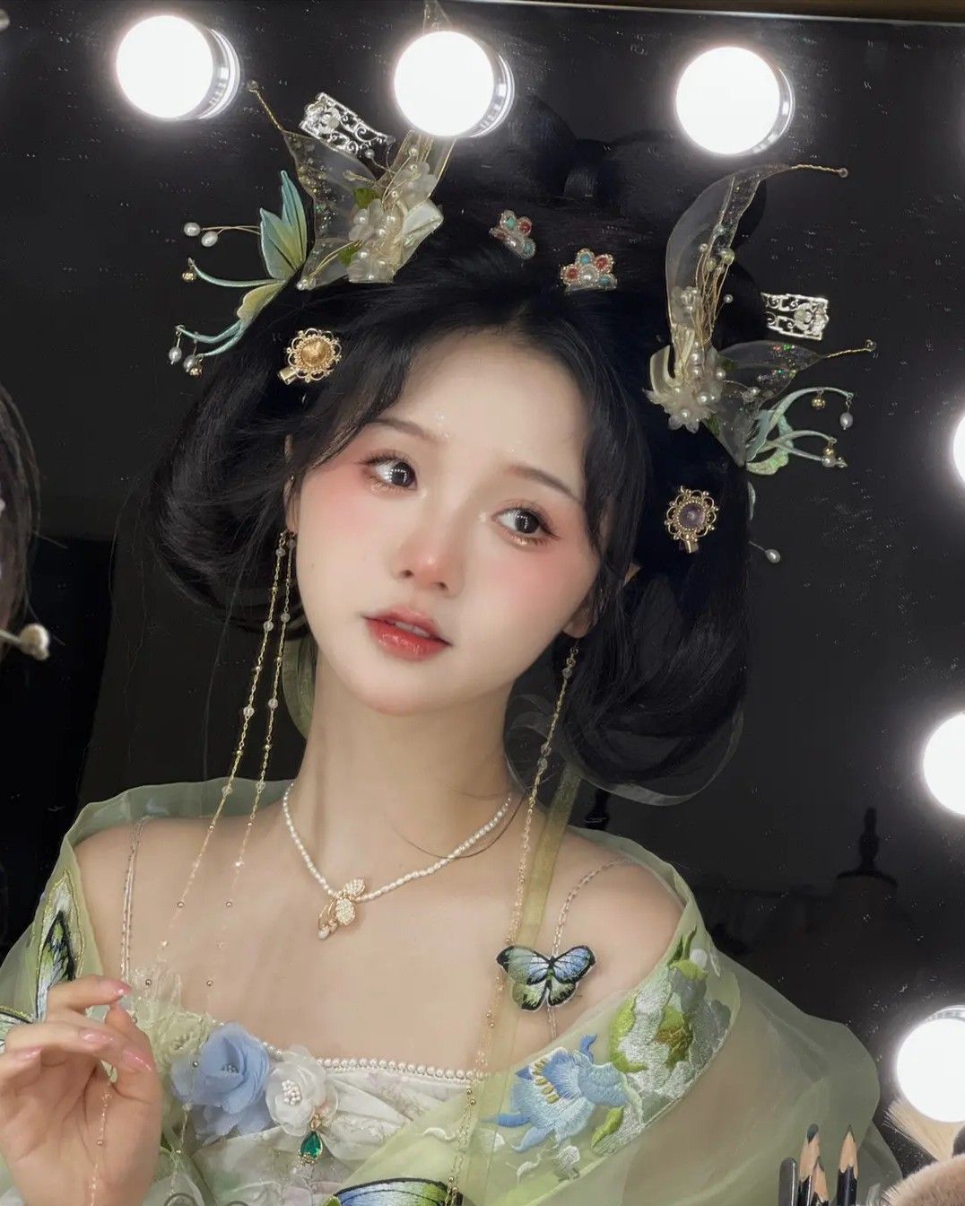 The Beauty of Tang-Era Hanfu for Primary School Girls The Beauty of Tang-Era Hanfu for Primary School Girls