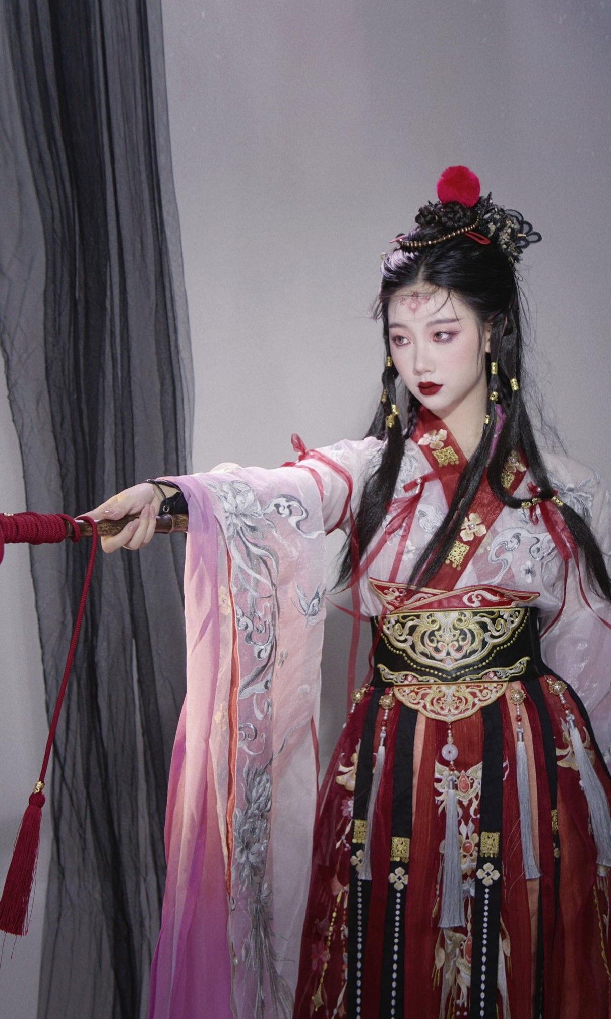 Gemini Zodiac:The Duality of Hanfu Fashion