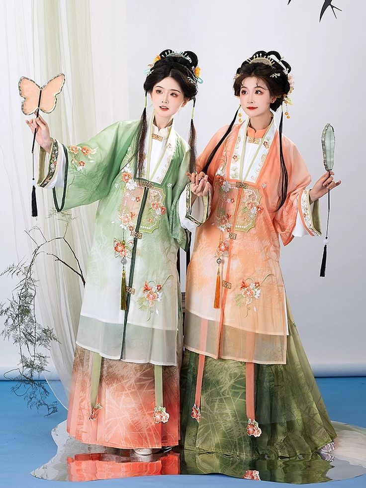 Stylish Long-sleeved Cheongsam for a Curvier Figure:Belly-hiding Secrets to Look Slimmer