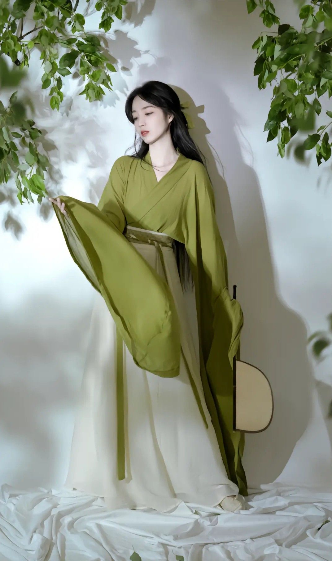 Embracing the Elegance of a Qipao Skirt with its Perfect Blending Top Embracing the Elegance of a Qipao Skirt with its Perfect Blending Top