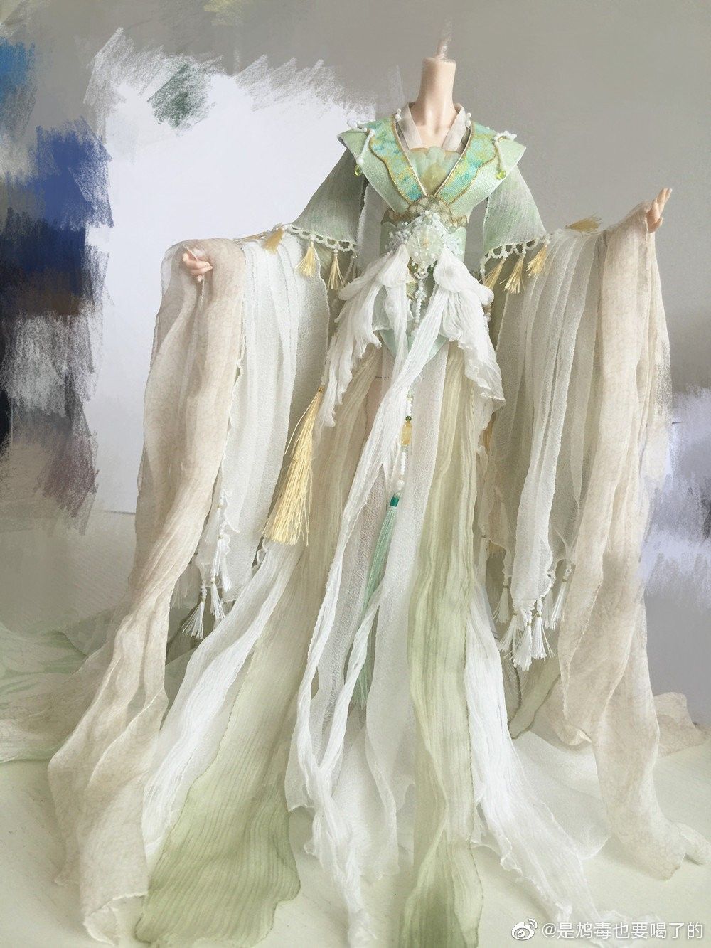 The 10-Year-Old Girl in Hanfu Fashion:Embracing the Chinese Heritage The 10-Year-Old Girl in Hanfu Fashion:Embracing the Chinese Heritage