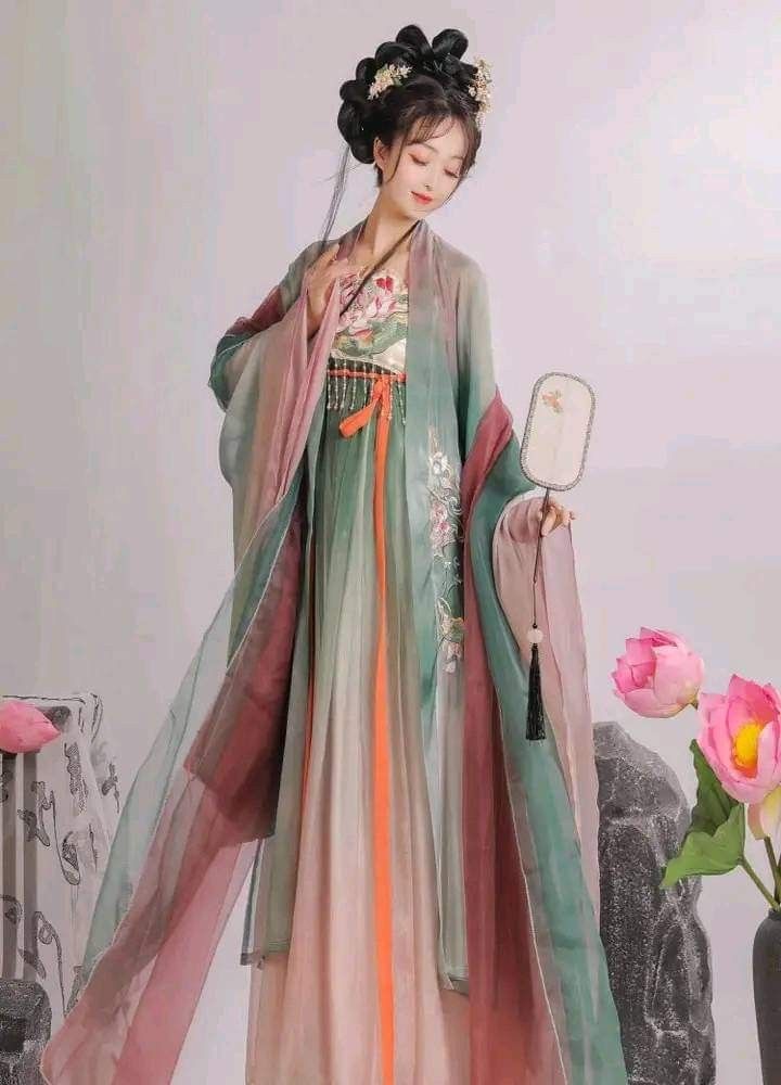 Wrist Protection and Cultural Significance of Hanfu Cloth:A Journey into the World of Wristlets Wrist Protection and Cultural Significance of Hanfu Cloth:A Journey into the World of Wristlets