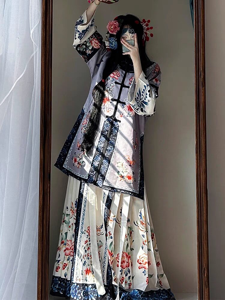 Vintage Chinese Cheongsam:Embracing the Traditional Beauty Vintage Chinese Cheongsam:Embracing the Traditional Beauty