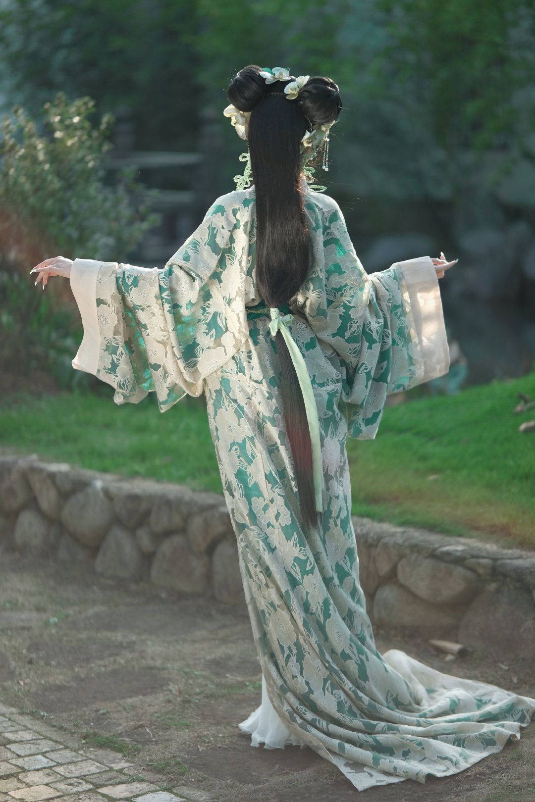 Original Hanfu Fashion:The Mirror of Ritual and Elegance Original Hanfu Fashion:The Mirror of Ritual and Elegance