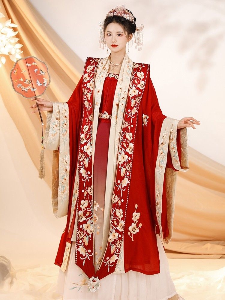 New Years Revelry in Traditional Hanfu Fashion:The Rise of the Battle Armor New Years Revelry in Traditional Hanfu Fashion:The Rise of the Battle Armor