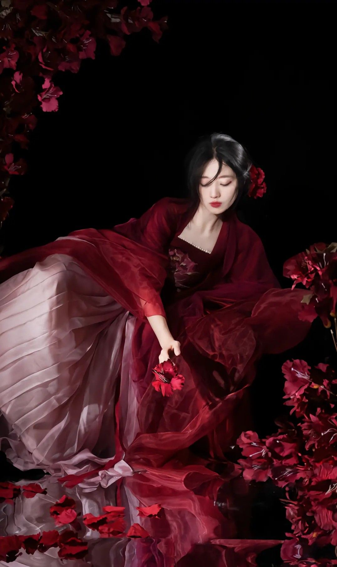 Short-Style Cheongsam Revelry in Nightclubs:A Glamorous Blend of Tradition and Modernity Short-Style Cheongsam Revelry in Nightclubs:A Glamorous Blend of Tradition and Modernity