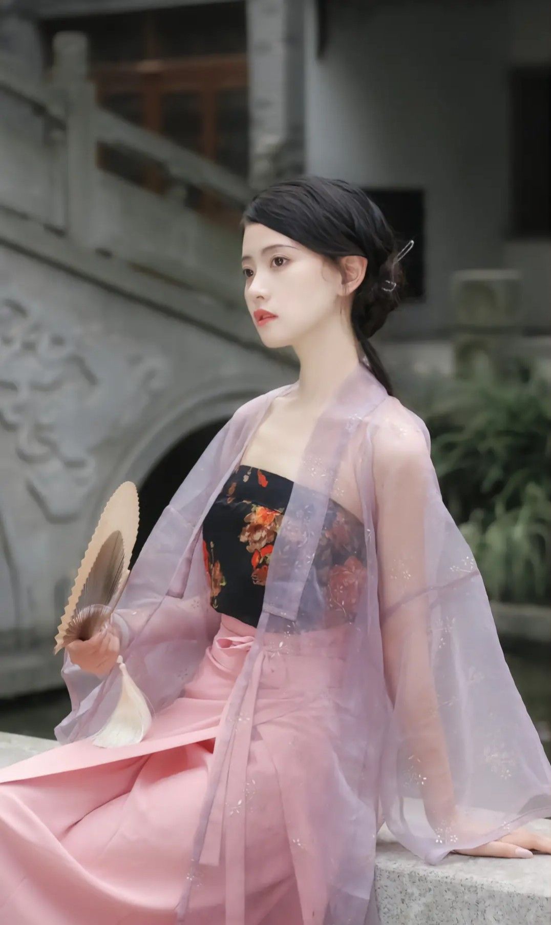 The Blue of Hanfu in the Wei and Jin Dynasties