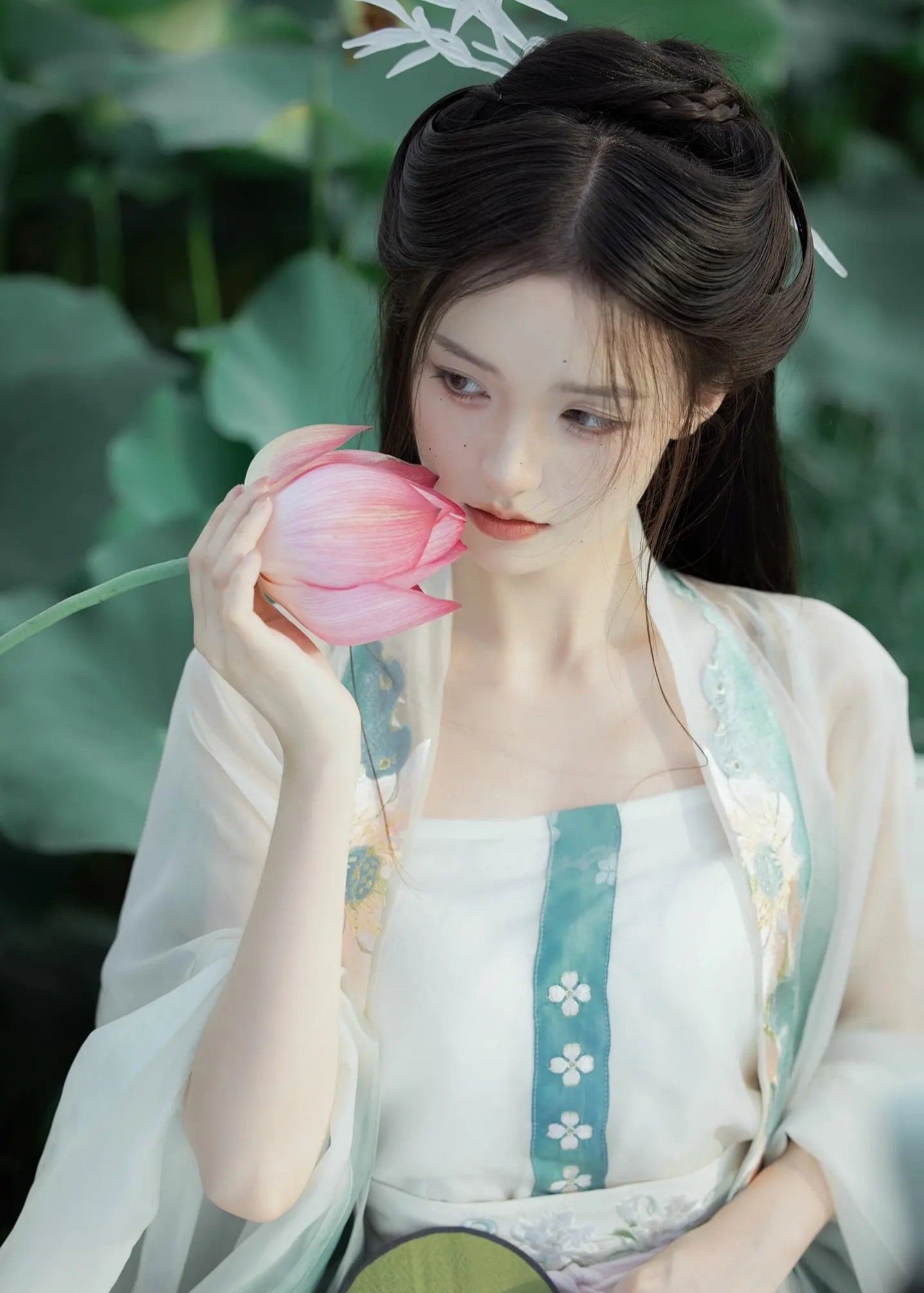 Traditional Elegance:The Golden Silk Velvet Tang Suit Traditional Elegance:The Golden Silk Velvet Tang Suit