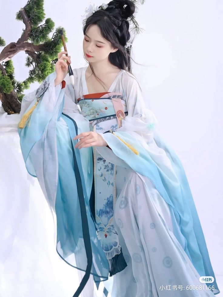 The Charm of Qiyao Skirts in Traditional Hanfu Fashion The Charm of Qiyao Skirts in Traditional Hanfu Fashion