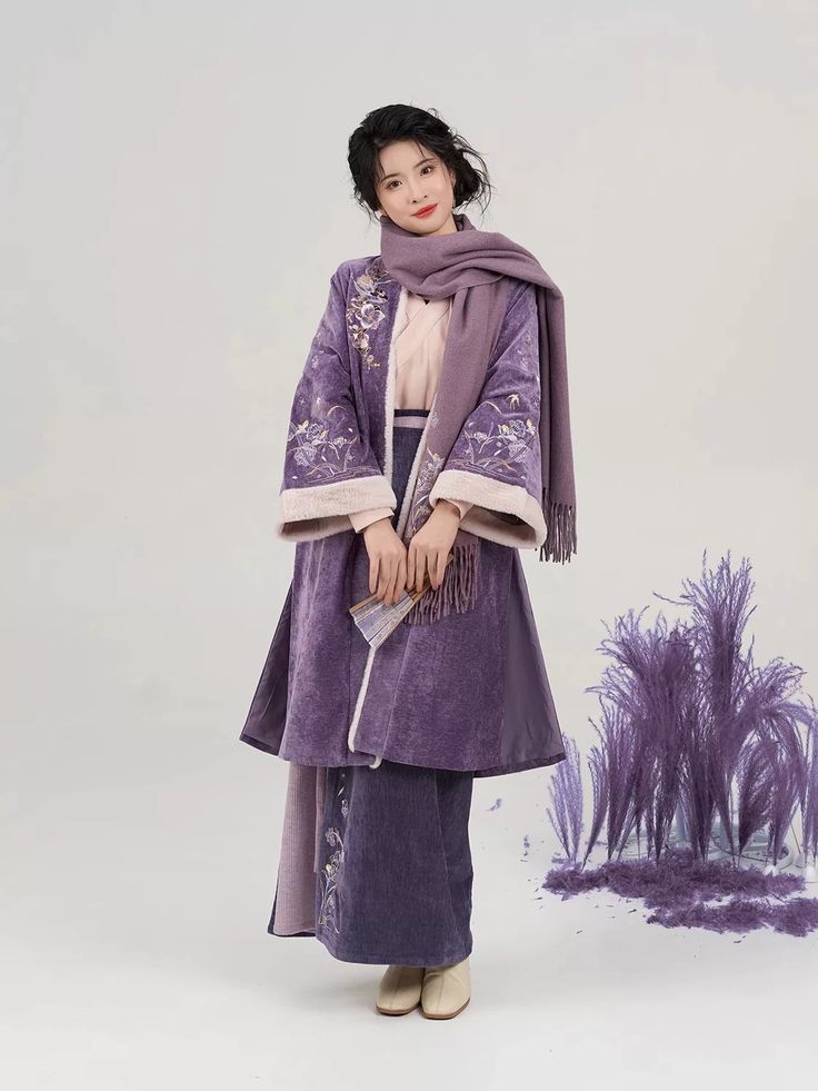 Innovating the Cheongsam:A Journey into Loose-fitting Qipao-Inspired Dresses Innovating the Cheongsam:A Journey into Loose-fitting Qipao-Inspired Dresses