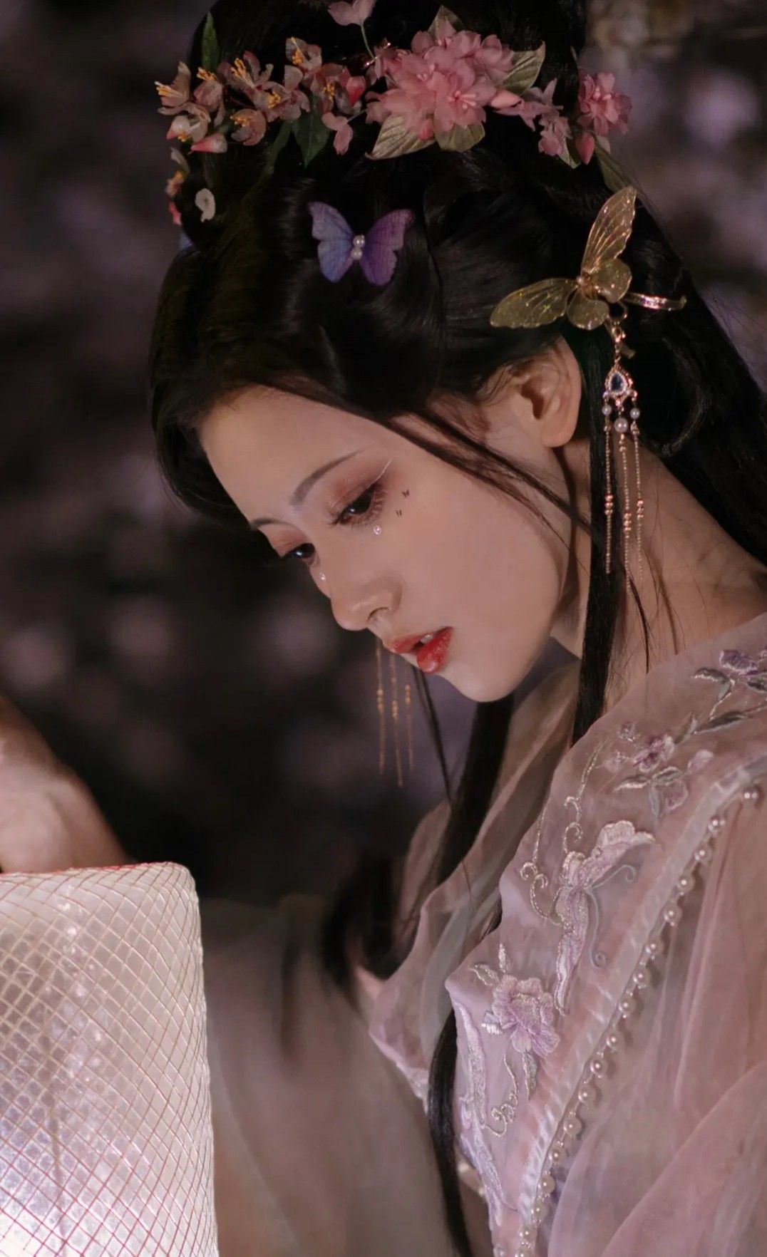 The Splendor of Hanfu Robes:A Journey into the World of Girls Anju Skirts