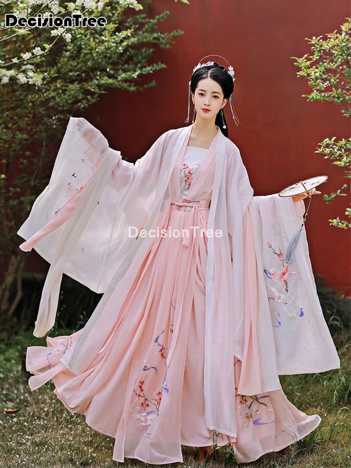 Moon Palace Hanfu:The Enchanting Beauty of Traditional Chinese Clothing Moon Palace Hanfu:The Enchanting Beauty of Traditional Chinese Clothing