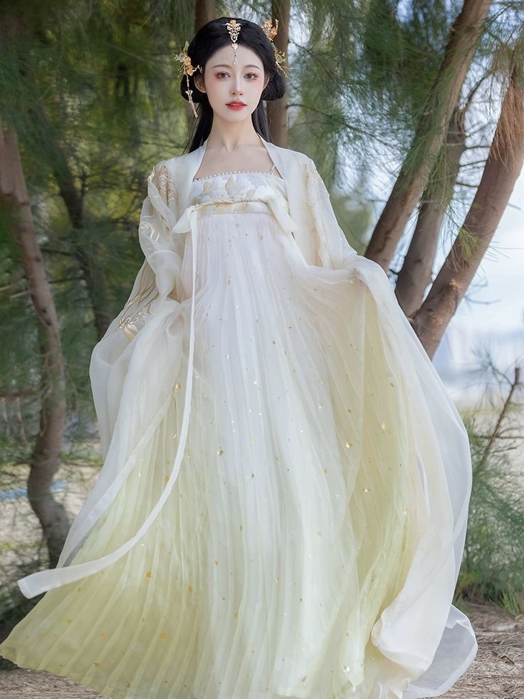 Ancient-Style Clothing for Cotton Dolls:The Art of Creating Traditional Gowns Ancient-Style Clothing for Cotton Dolls:The Art of Creating Traditional Gowns