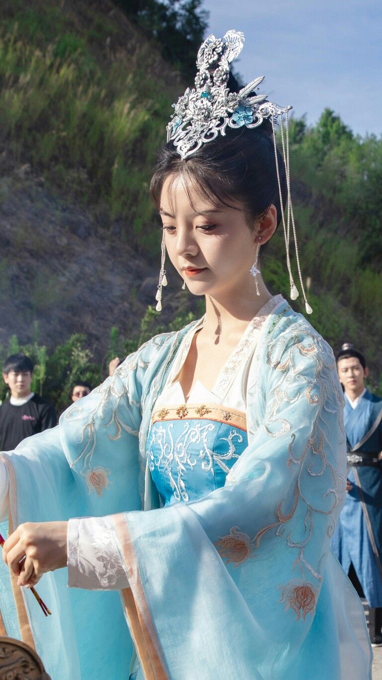 Summer Fashion for Chinese Hanfu Girl:A Blend of Tradition and Modernity Summer Fashion for Chinese Hanfu Girl:A Blend of Tradition and Modernity