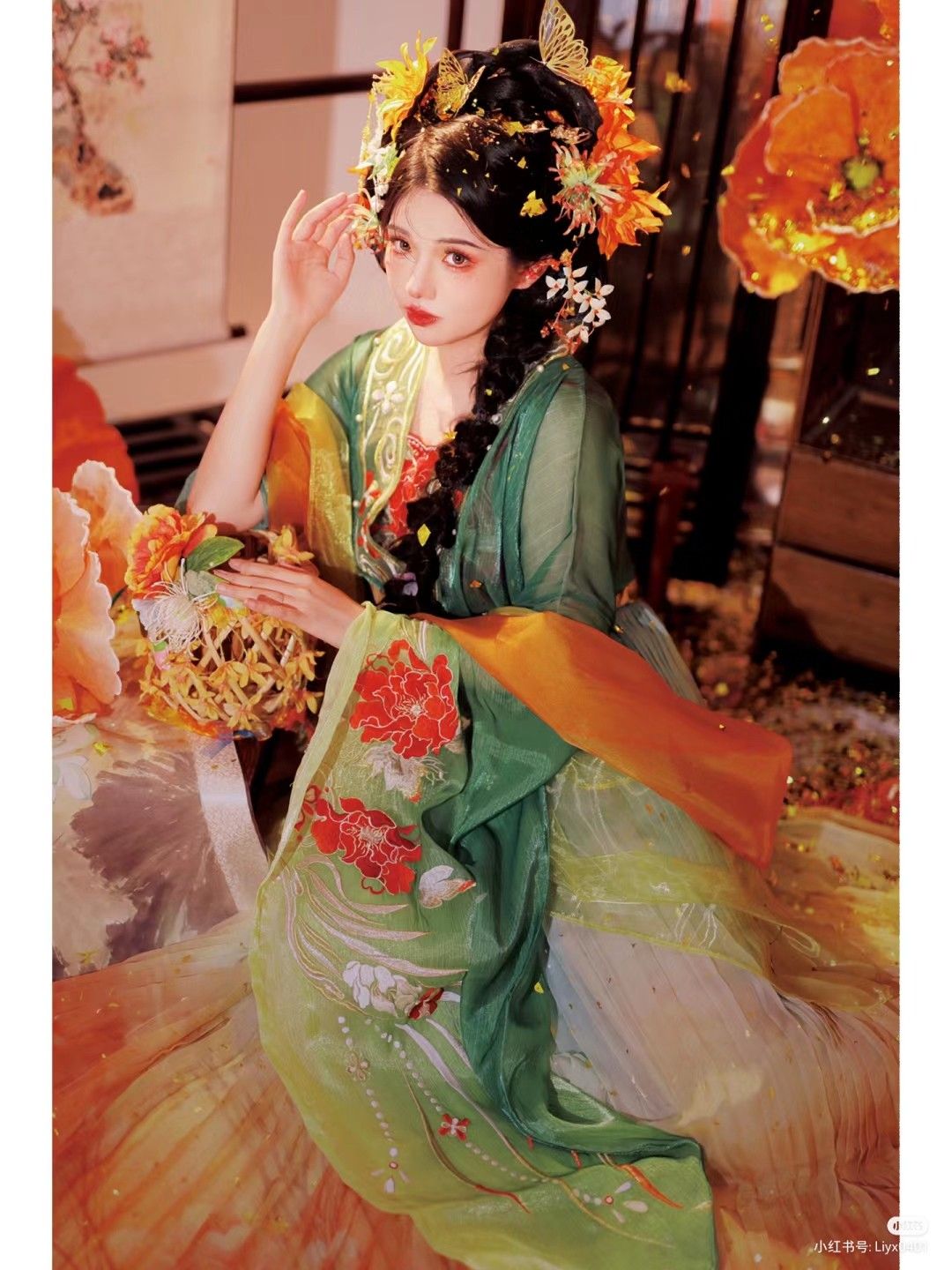 The Enchantment of Shan Hai Jing in the Realm of Hanfu Fashion