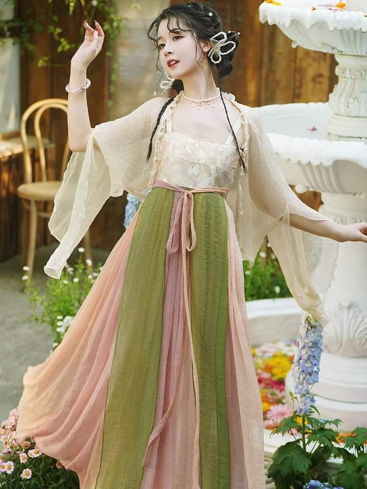 Childrens Dragon Year Horse-Face Skirt:A Blend of Tradition and Fashion Childrens Dragon Year Horse-Face Skirt:A Blend of Tradition and Fashion