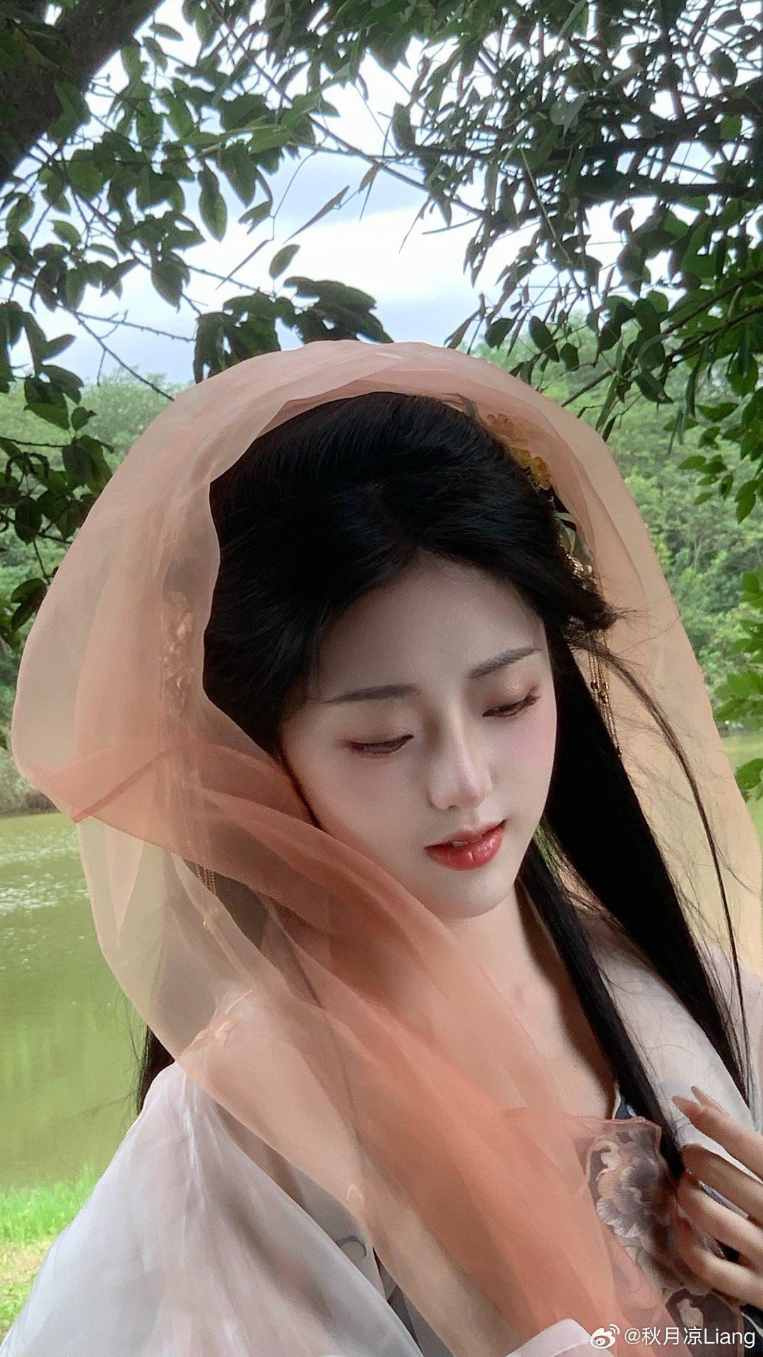 Tang-Style Hanfu Fashion:The New 2024 Collection Tang-Style Hanfu Fashion:The New 2024 Collection