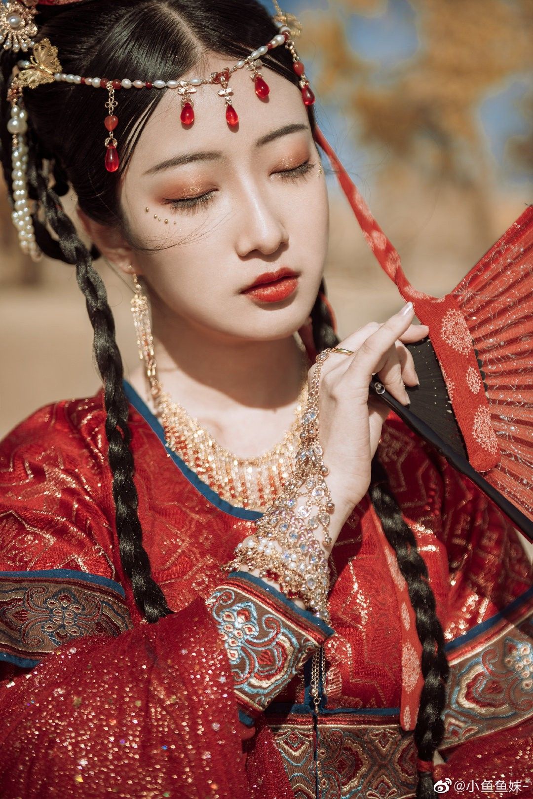 The Splendid Dreams of Qiluomen Traditional Chinese Clothing The Splendid Dreams of Qiluomen Traditional Chinese Clothing