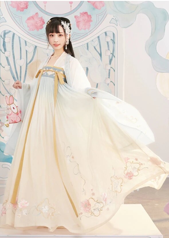 Petite Womens Guide to Styling Short-Length Hanfu Costumes Petite Womens Guide to Styling Short-Length Hanfu Costumes