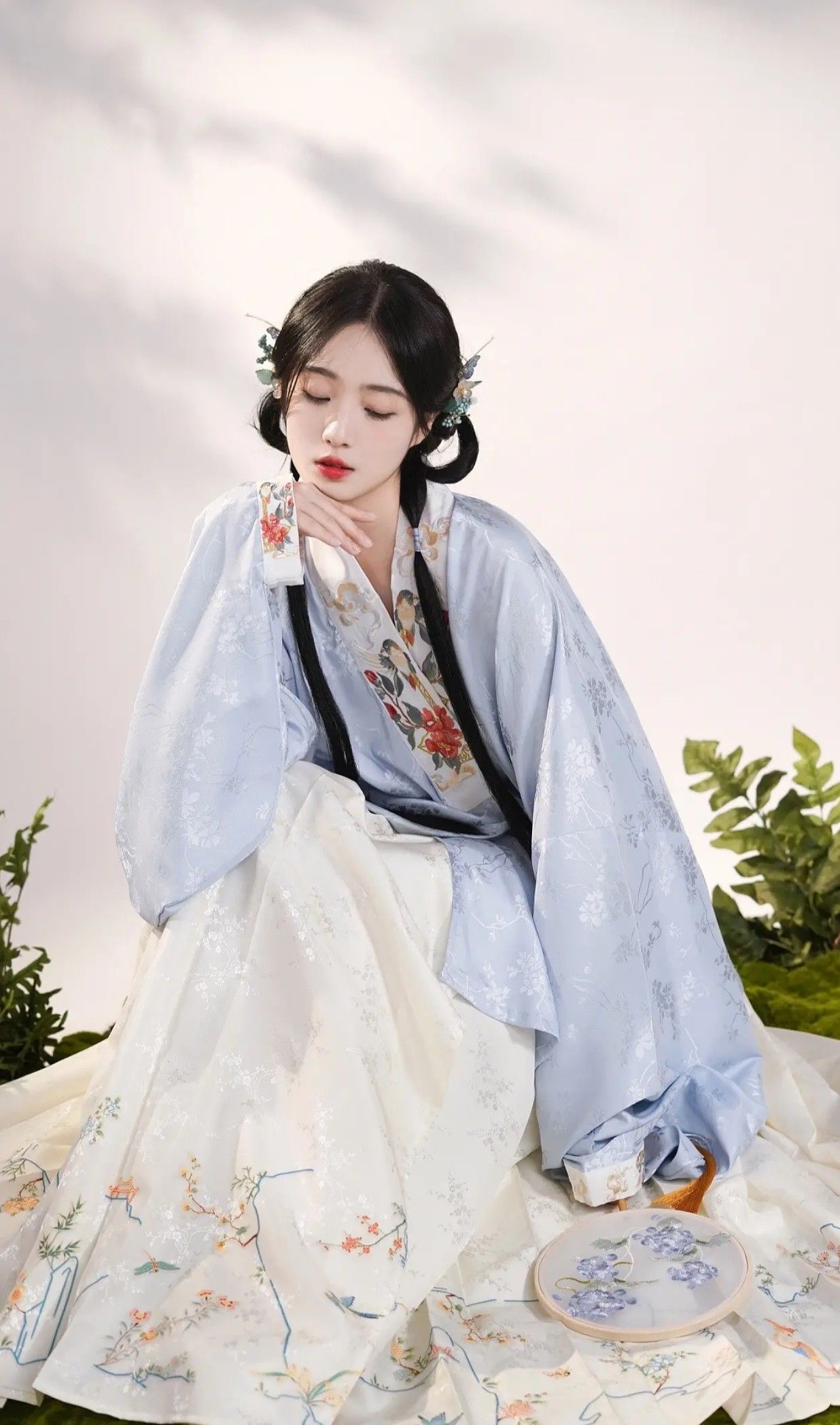 Plus-Size Lady Hanfu Fashion:Embracing the Beauty of Traditional Chinese Attire Plus-Size Lady Hanfu Fashion:Embracing the Beauty of Traditional Chinese Attire