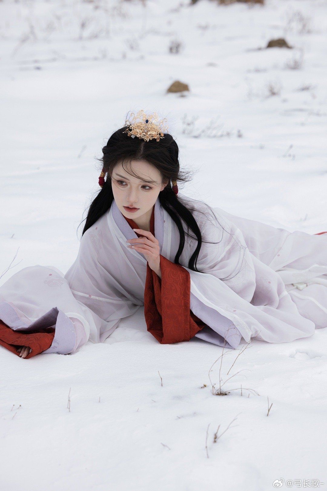 The Splendor of Song-style Clothing in the Shaoxing Era:A Journey into the World of Hanfu Fashion The Splendor of Song-style Clothing in the Shaoxing Era:A Journey into the World of Hanfu Fashion
