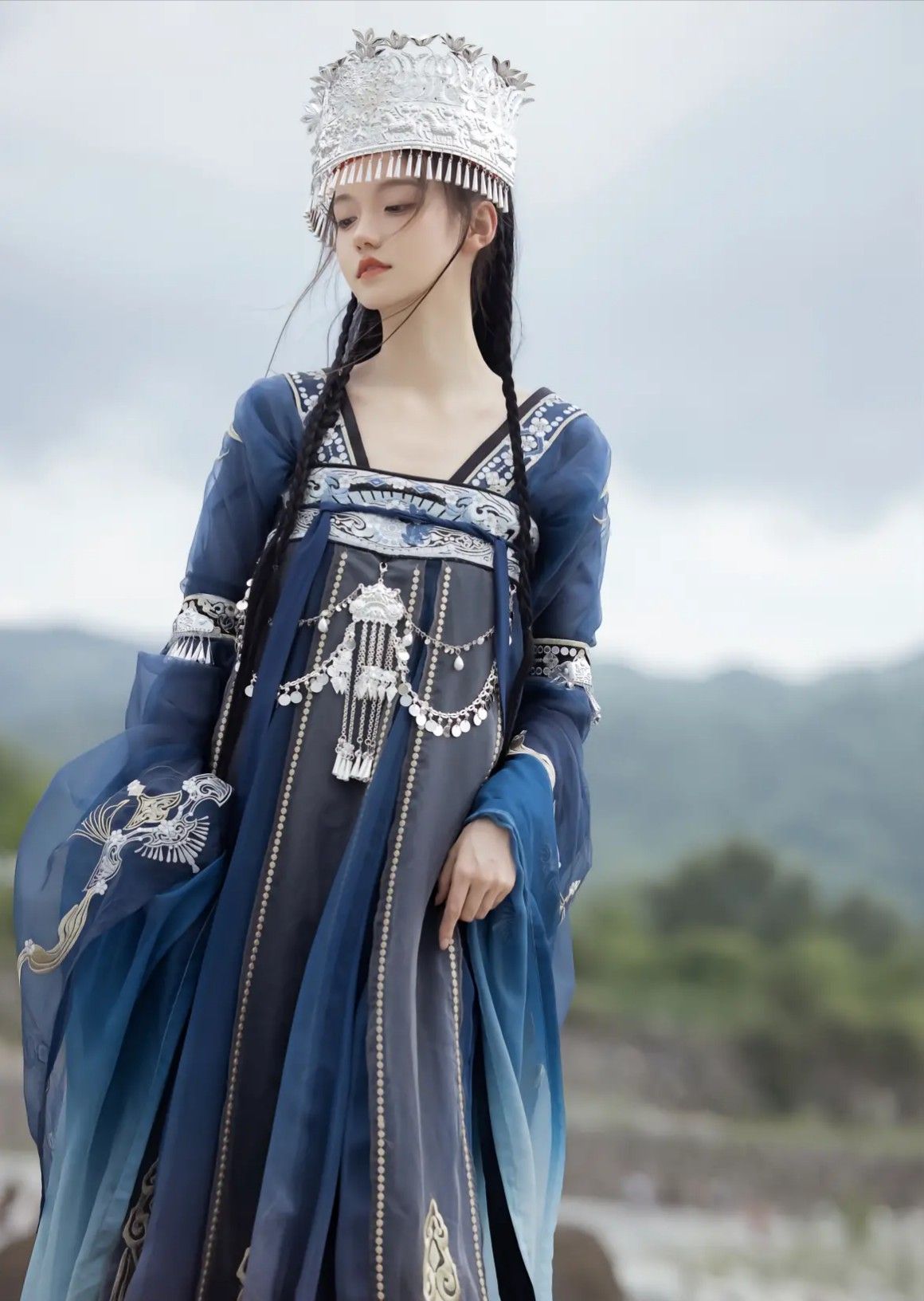 The Enchantment of Hanfu Shawl:A Girl Childs Journey into Traditional Chinese Beauty The Enchantment of Hanfu Shawl:A Girl Childs Journey into Traditional Chinese Beauty