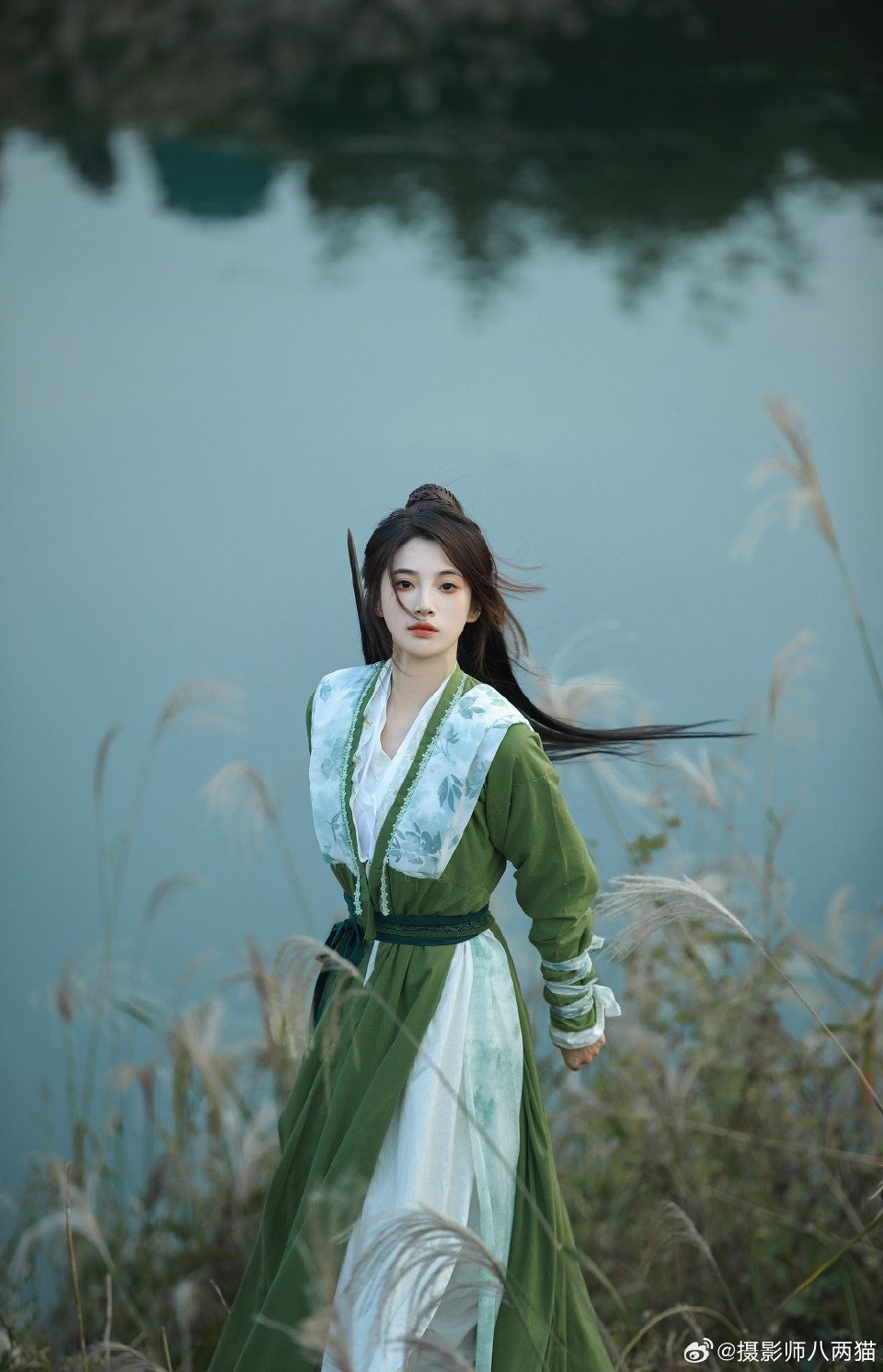 Chinese New Year Girls Tang-Style Dress:A Traditional Look for the Little Princess Chinese New Year Girls Tang-Style Dress:A Traditional Look for the Little Princess