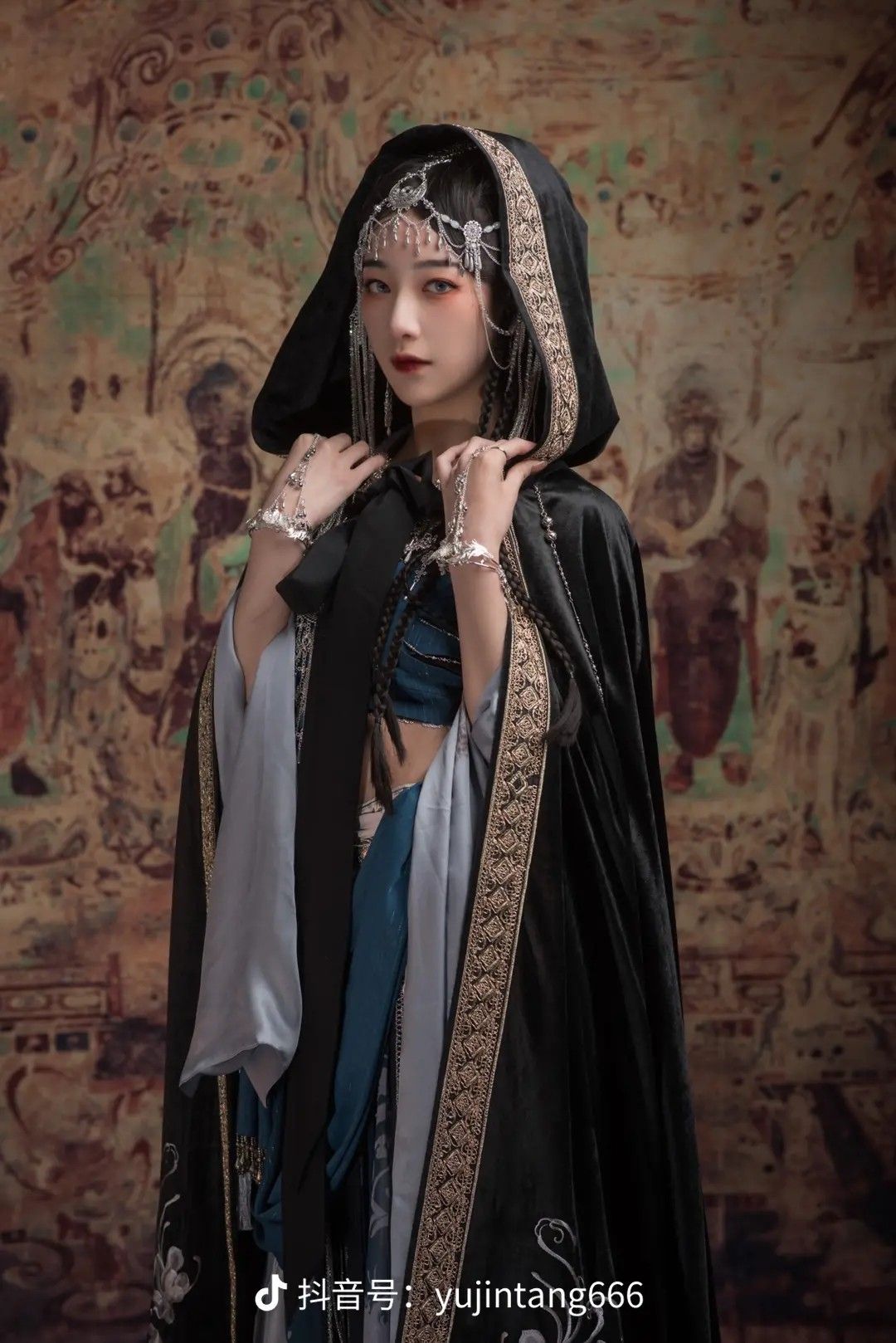 Chinese-Style Girls Qipao Skirt Embracing the Traditional Elegance
