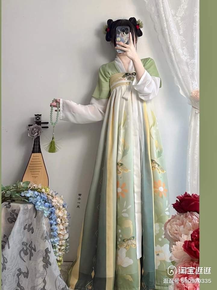 The Splendor of Hanfu Fashion:Zhao Liying in the Style of Ru Yi Fangfei The Splendor of Hanfu Fashion:Zhao Liying in the Style of Ru Yi Fangfei