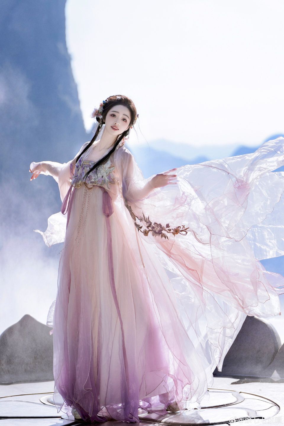 Reimagining Dunhuangs Flying Apsaras in Modern Hanfu Fashion Reimagining Dunhuangs Flying Apsaras in Modern Hanfu Fashion