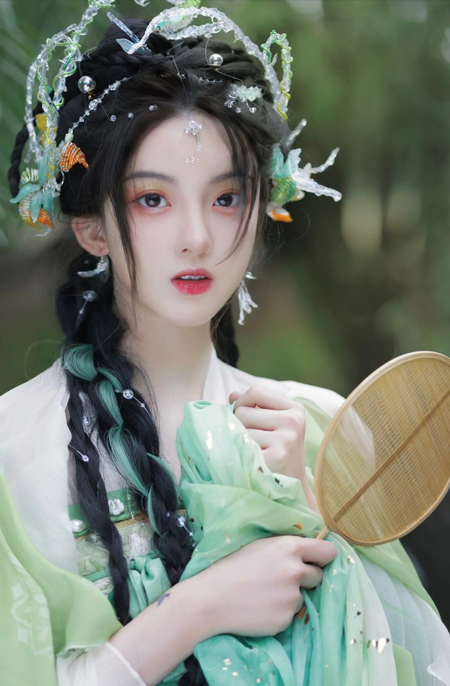 Traditional Elegance in the Workplace:The Rise of Hanfu for Business Attire Traditional Elegance in the Workplace:The Rise of Hanfu for Business Attire