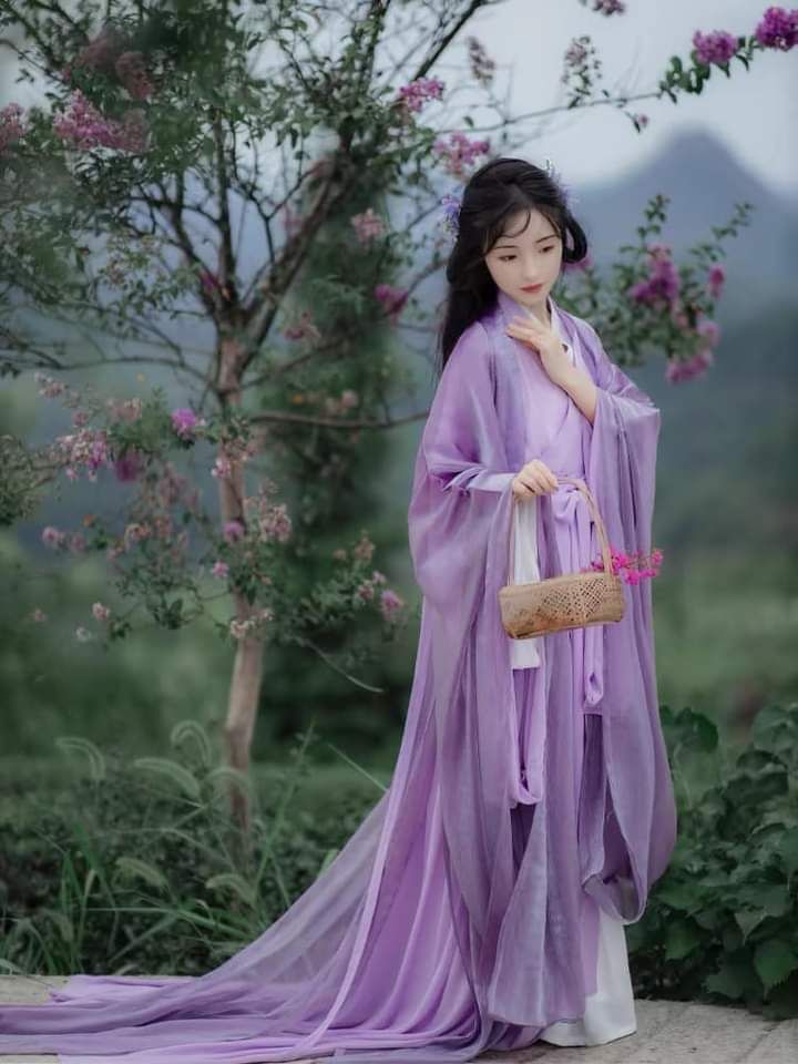 Autumn-Spring Elegance:The Rise of Chinese-Style Cheongsam for Girls