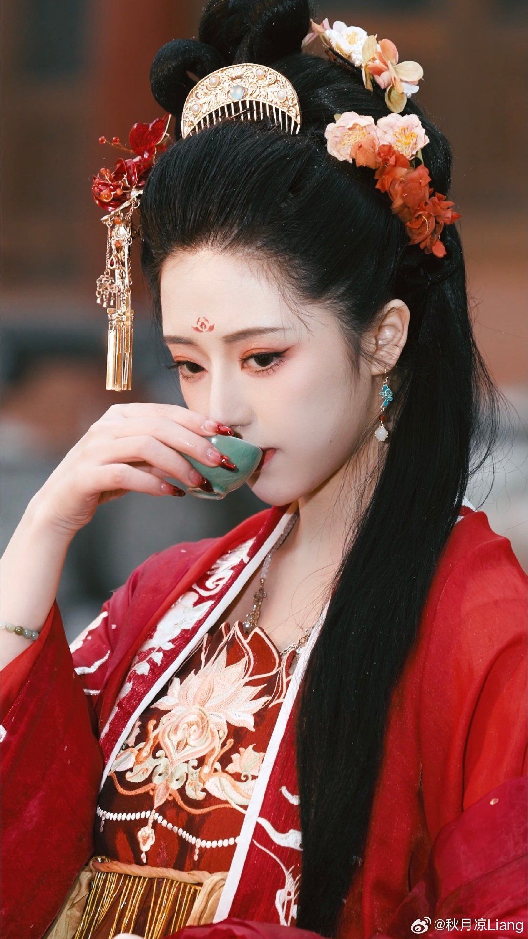 The Elegance of Yinzhuo Cheongsam:A Traditional Chinese Beauty The Elegance of Yinzhuo Cheongsam:A Traditional Chinese Beauty