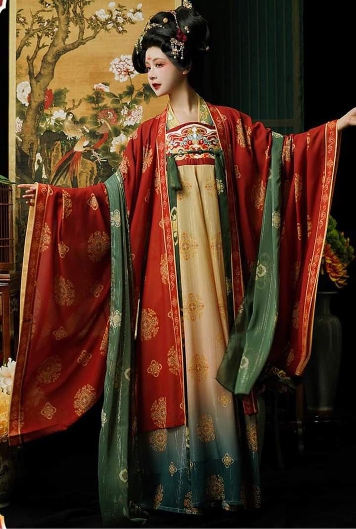 French-Style Cheongsam Women in Summer:A Blend of Elegance and Comfort French-Style Cheongsam Women in Summer:A Blend of Elegance and Comfort
