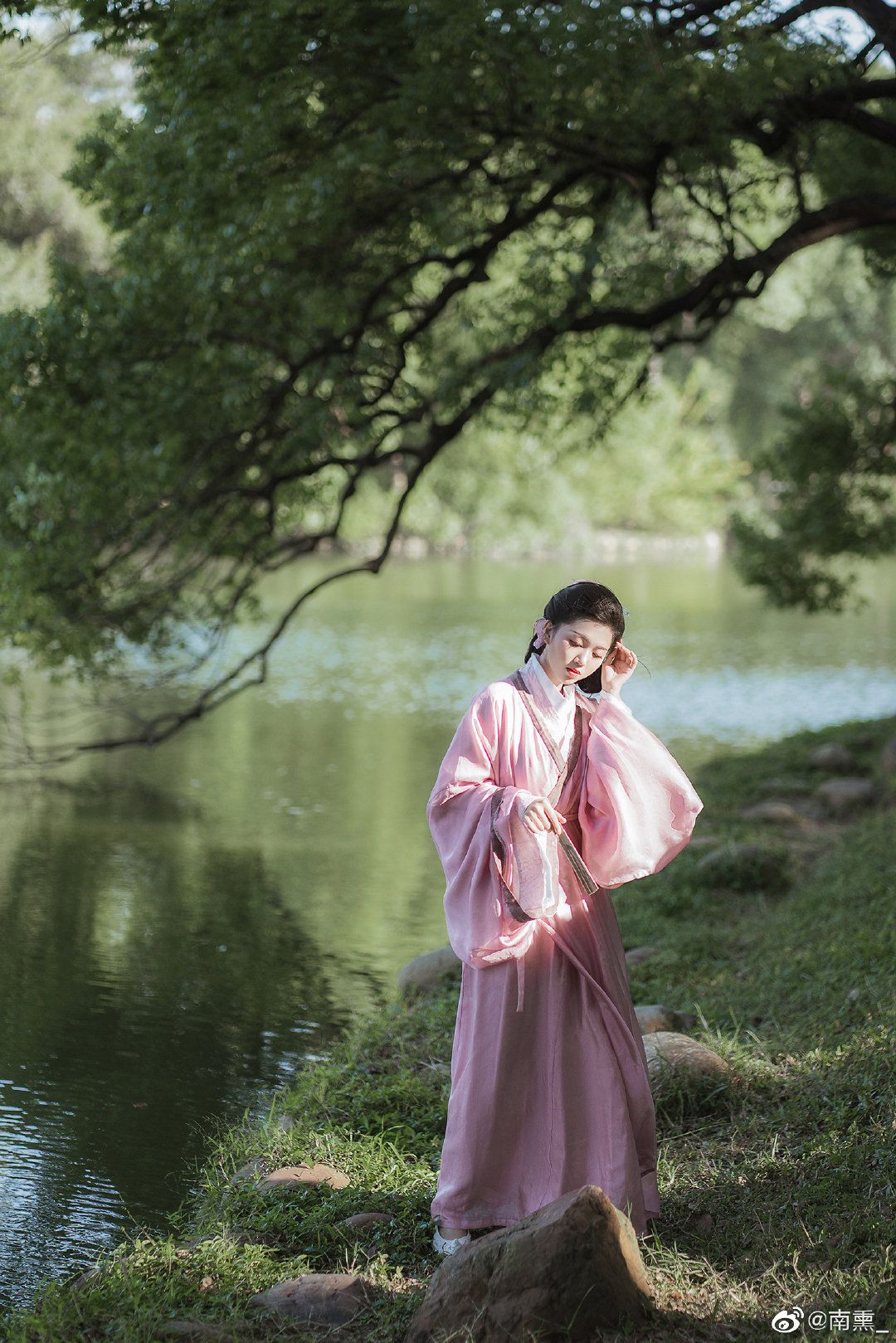 A Princess Journey:The Enchantment of a Chinese Toddler in a Tang-Style Ceremonial Dress A Princess Journey:The Enchantment of a Chinese Toddler in a Tang-Style Ceremonial Dress