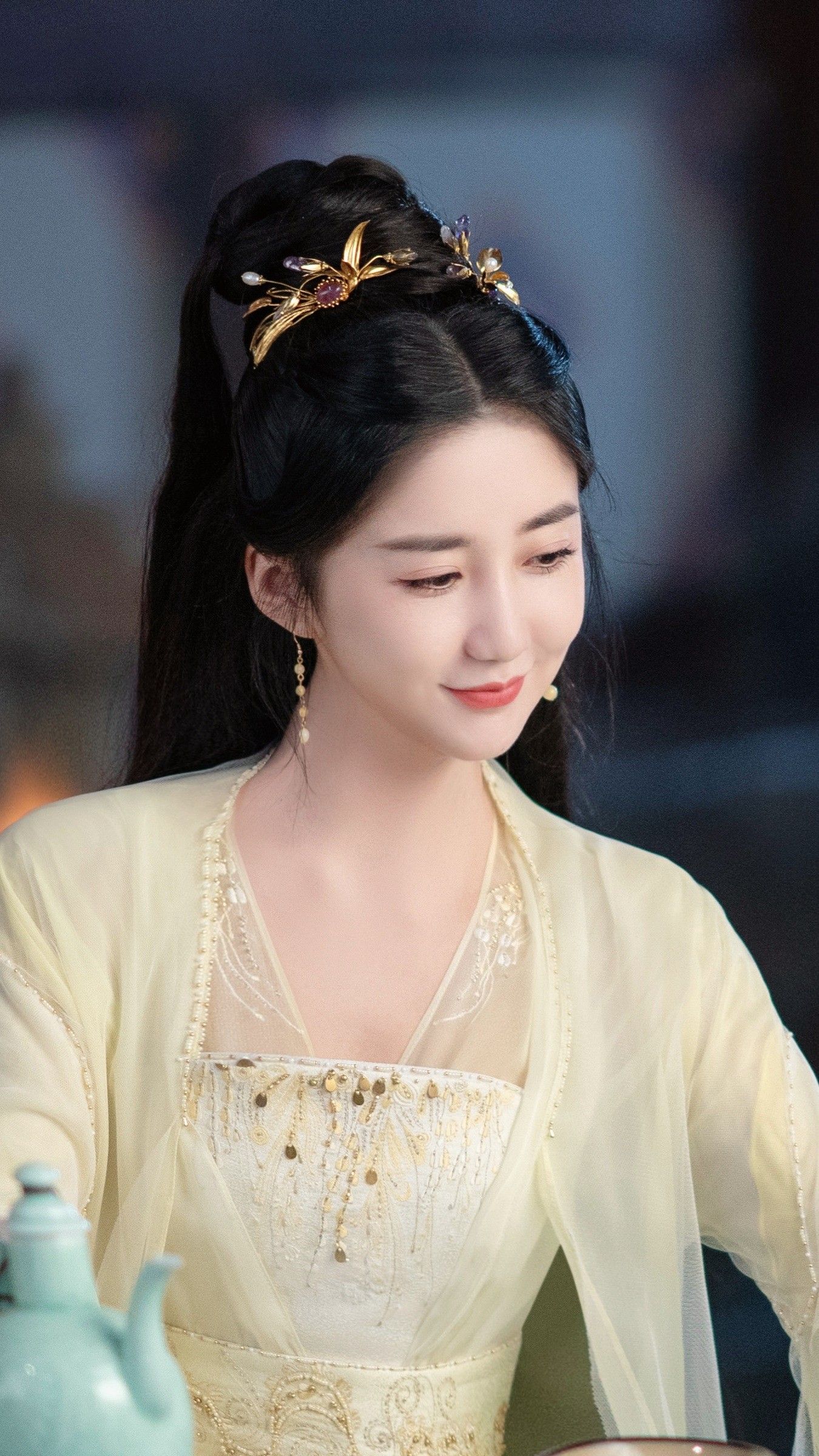 The Rise of Jing Tians Qipao Style:Exploring the Elegance of Si Teng The Rise of Jing Tians Qipao Style:Exploring the Elegance of Si Teng