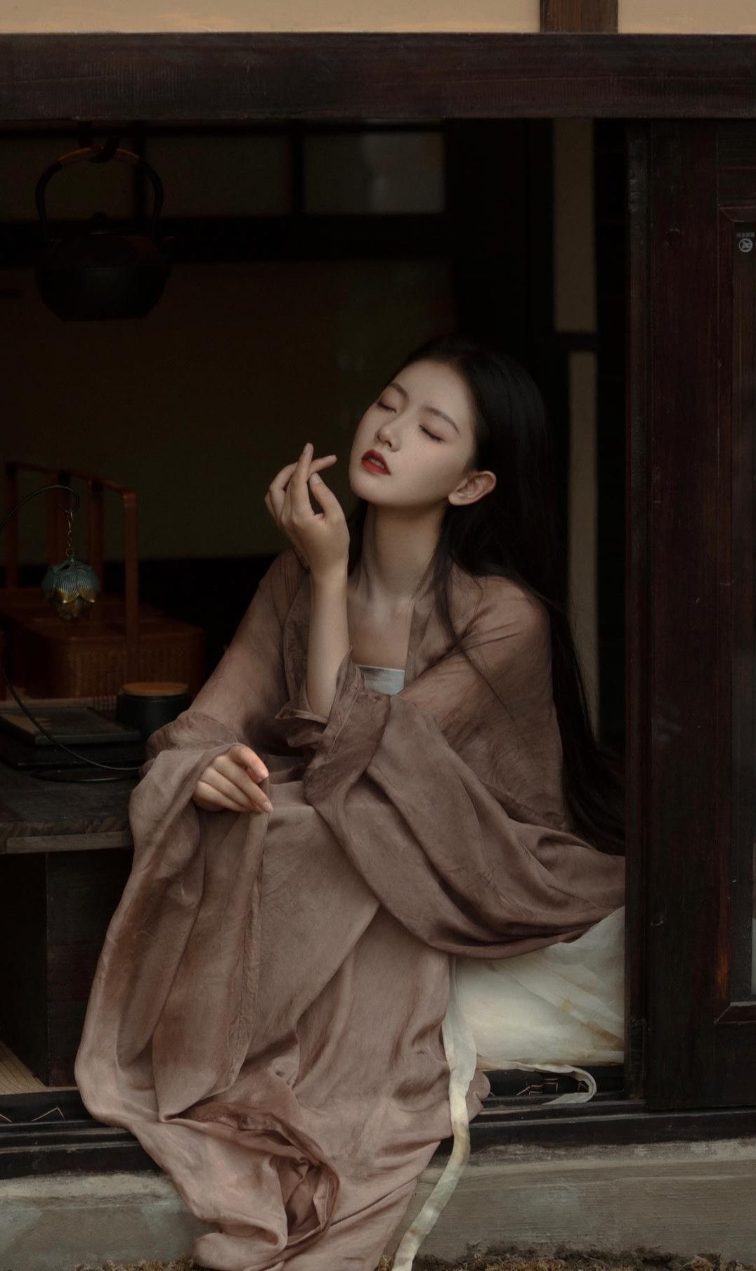 The Rise of Qipao Fashion:Neo-Chinese Style with a Blend of Acetic Elegance The Rise of Qipao Fashion:Neo-Chinese Style with a Blend of Acetic Elegance