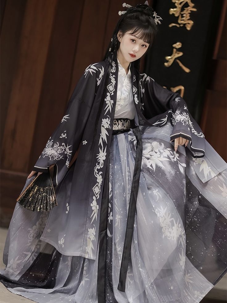 Summer Fashion for Little Girls in Traditional Hanfu Costumes Summer Fashion for Little Girls in Traditional Hanfu Costumes