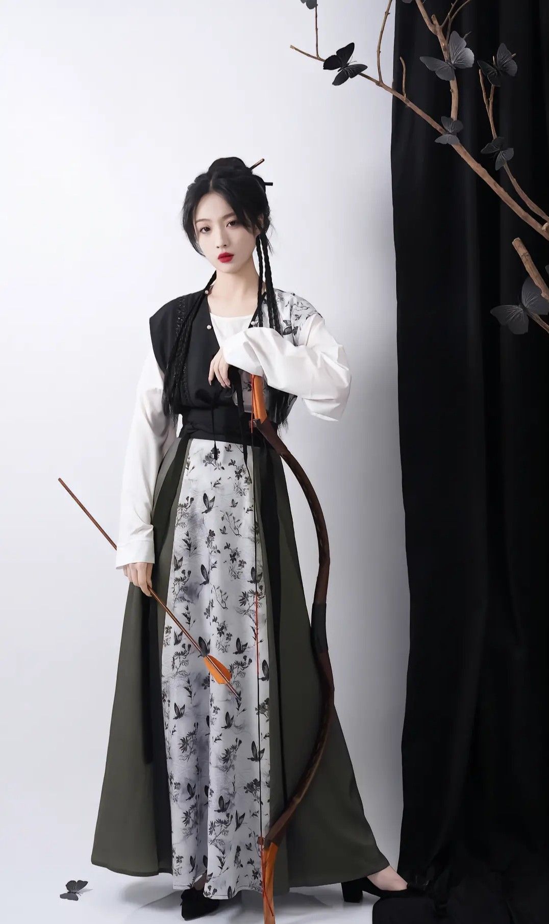 Elegant Cheongsam with Organza Fabric Elegant Cheongsam with Organza Fabric