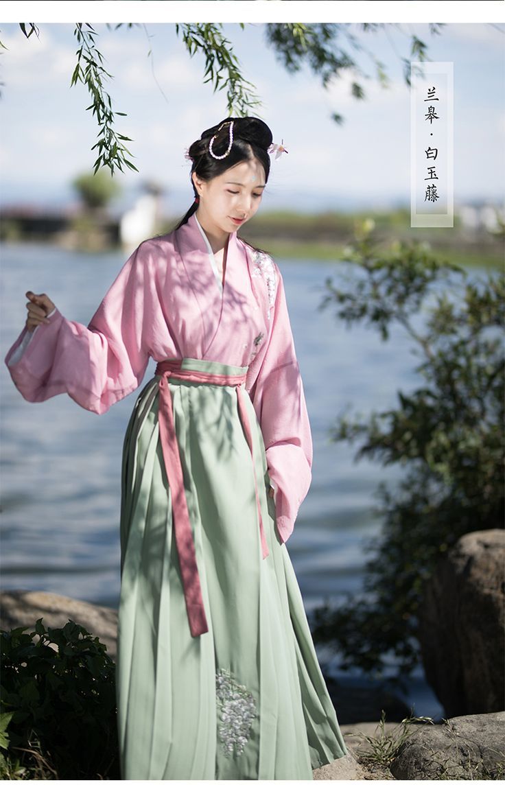 Chinese-Style Childrens Cheongsam for Summer:Embracing Traditional Elegance Chinese-Style Childrens Cheongsam for Summer:Embracing Traditional Elegance