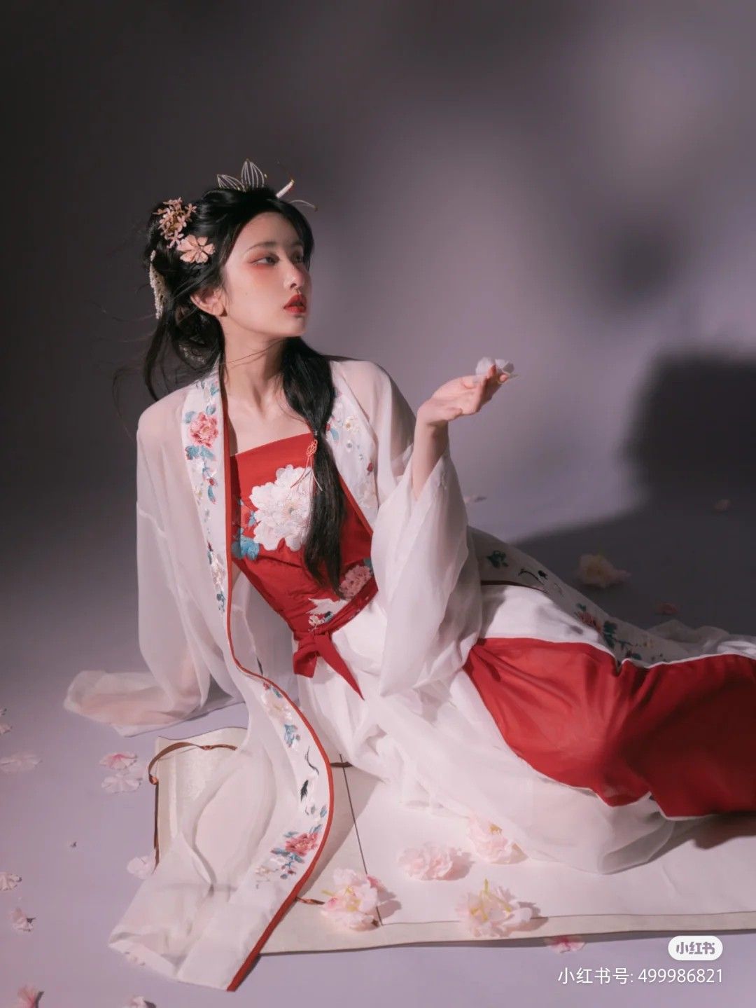 The Allure of Yu Mos Qipao:A Journey into the Elegance of Traditional Chinese Dress The Allure of Yu Mos Qipao:A Journey into the Elegance of Traditional Chinese Dress